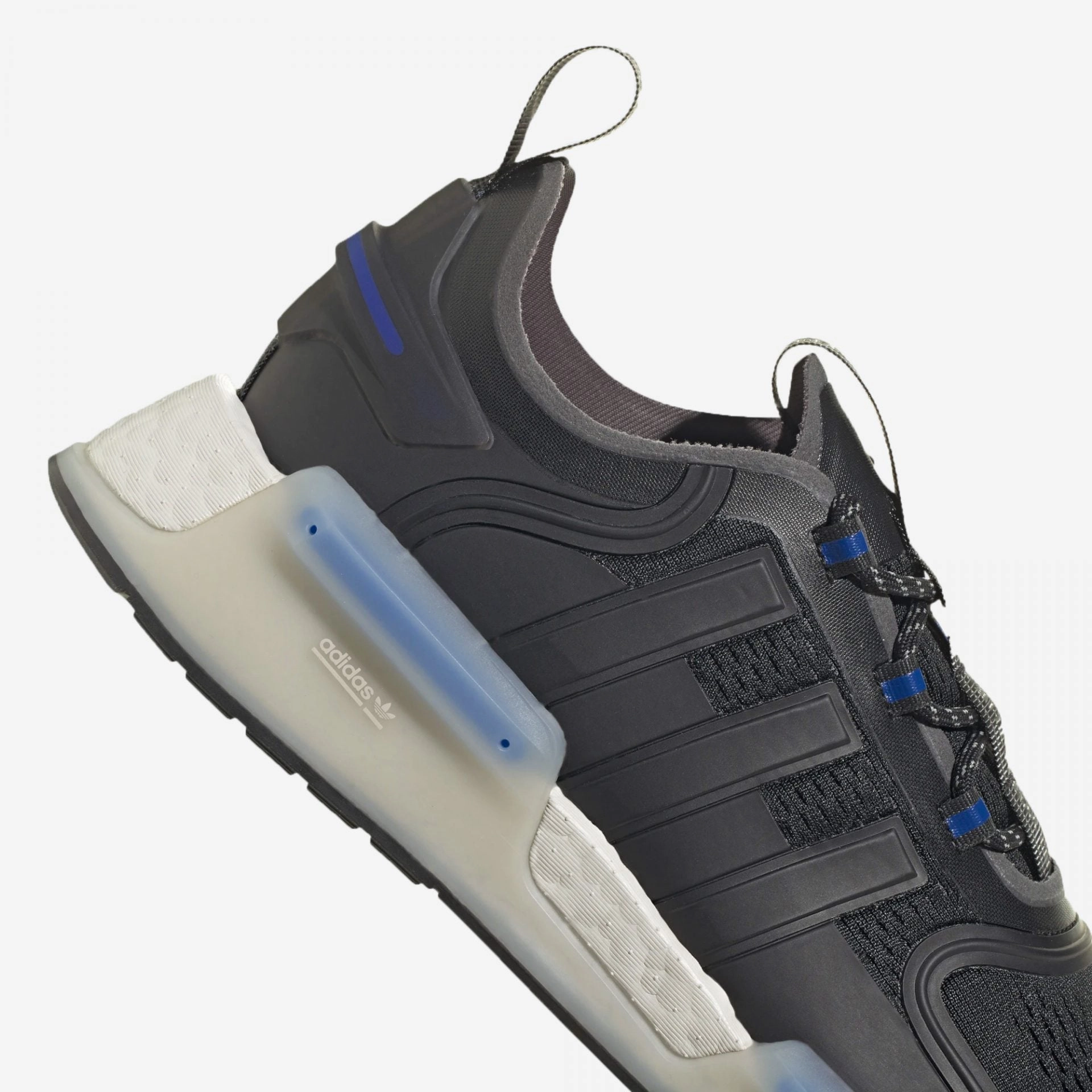 Adidas Originals | NMD_V3  { CORE BLACK/CLOUD WHITE