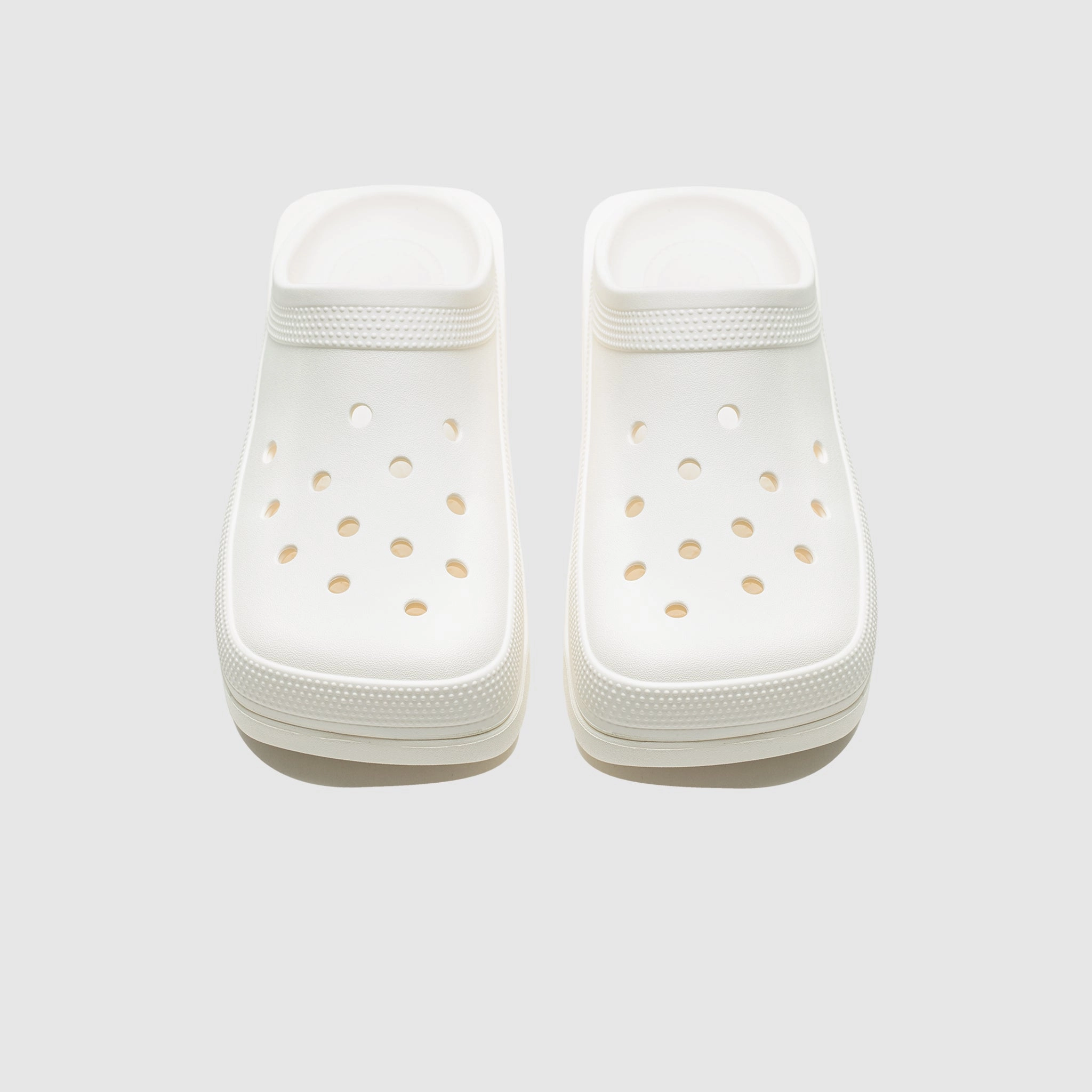 CLASSIC BLUNT TOE CLOG CHALK