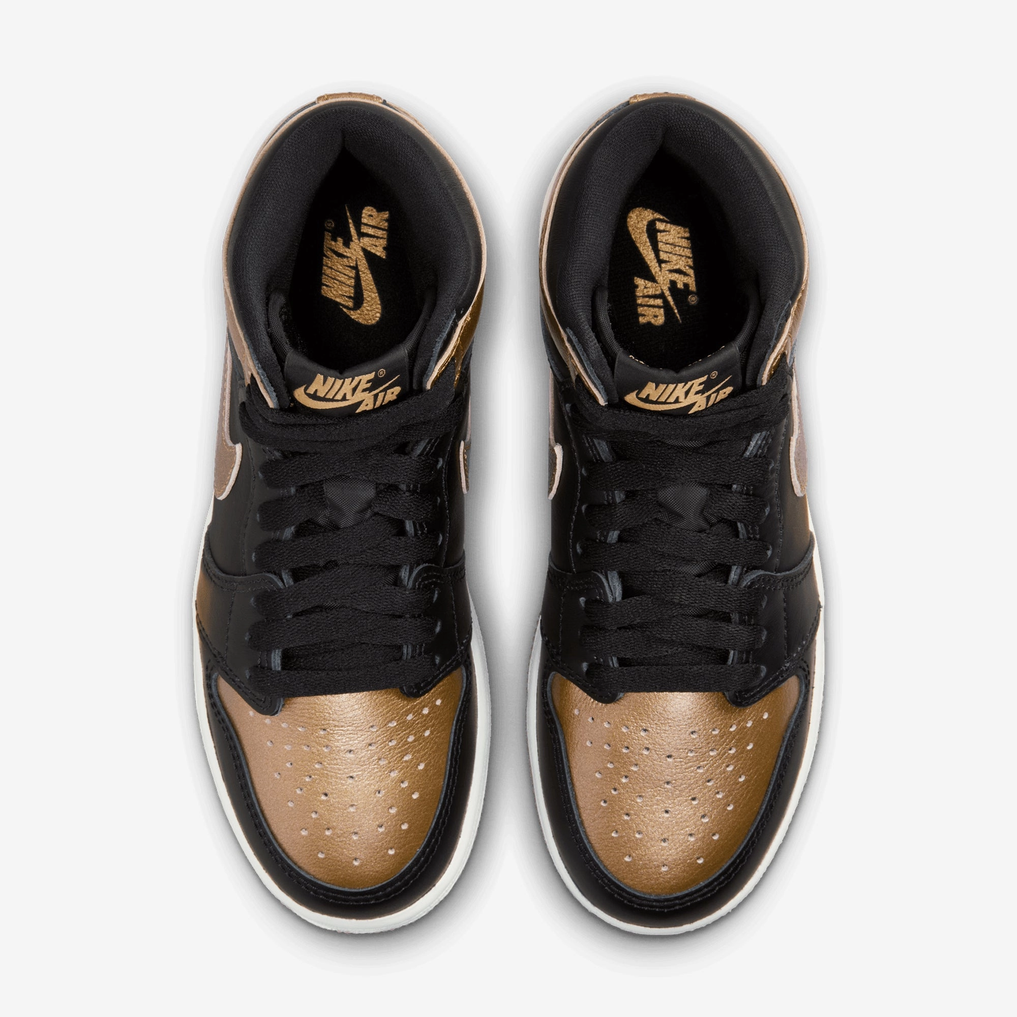 JORDAN | AIR JORDAN 1 HIGH OG (GS) { BLACK/METALLIC GOLD-SAIL