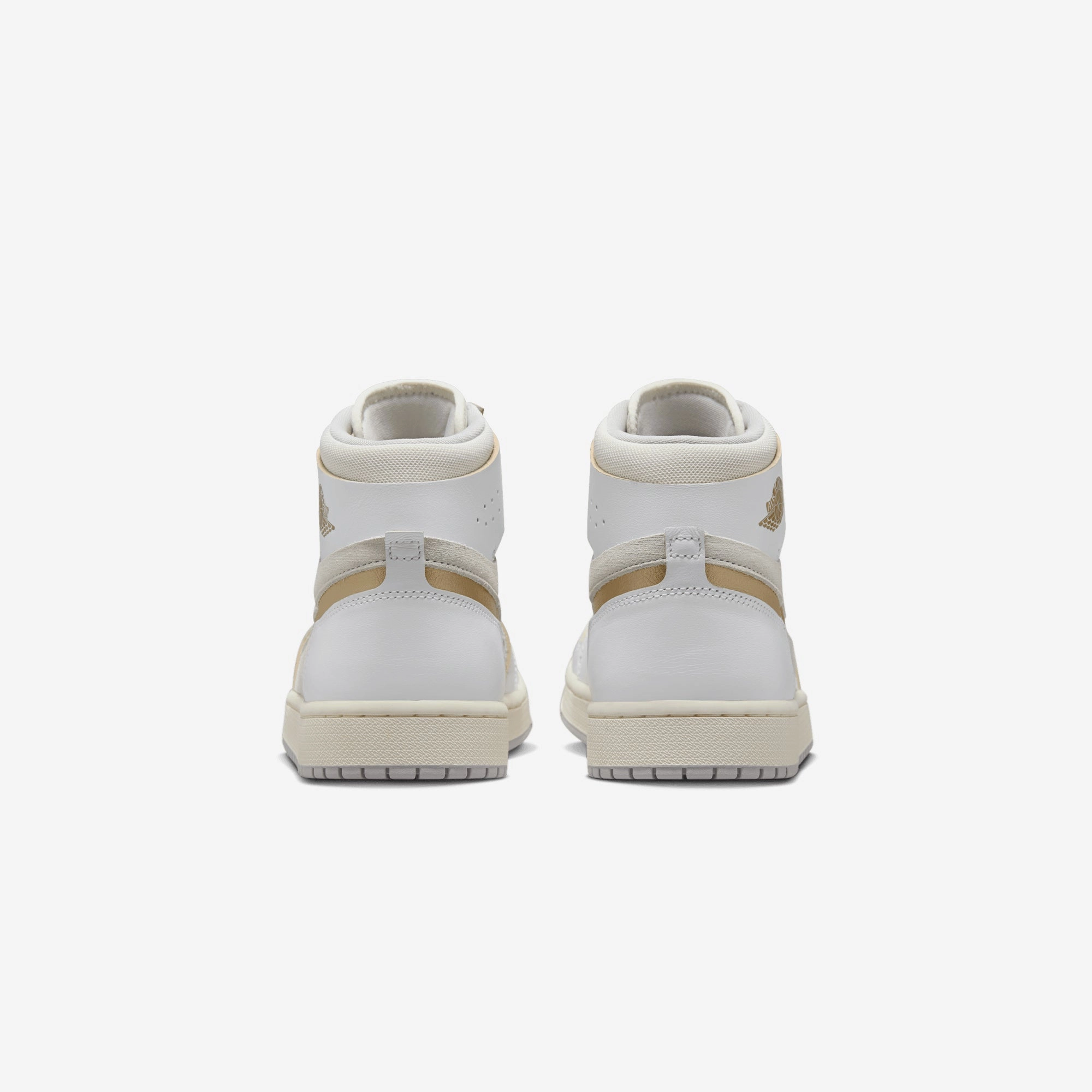 Jordan | AIR JORDAN 1 ZOOM CMFT 2  { WHITE/METALLIC GOLD-NEUTRAL GREY