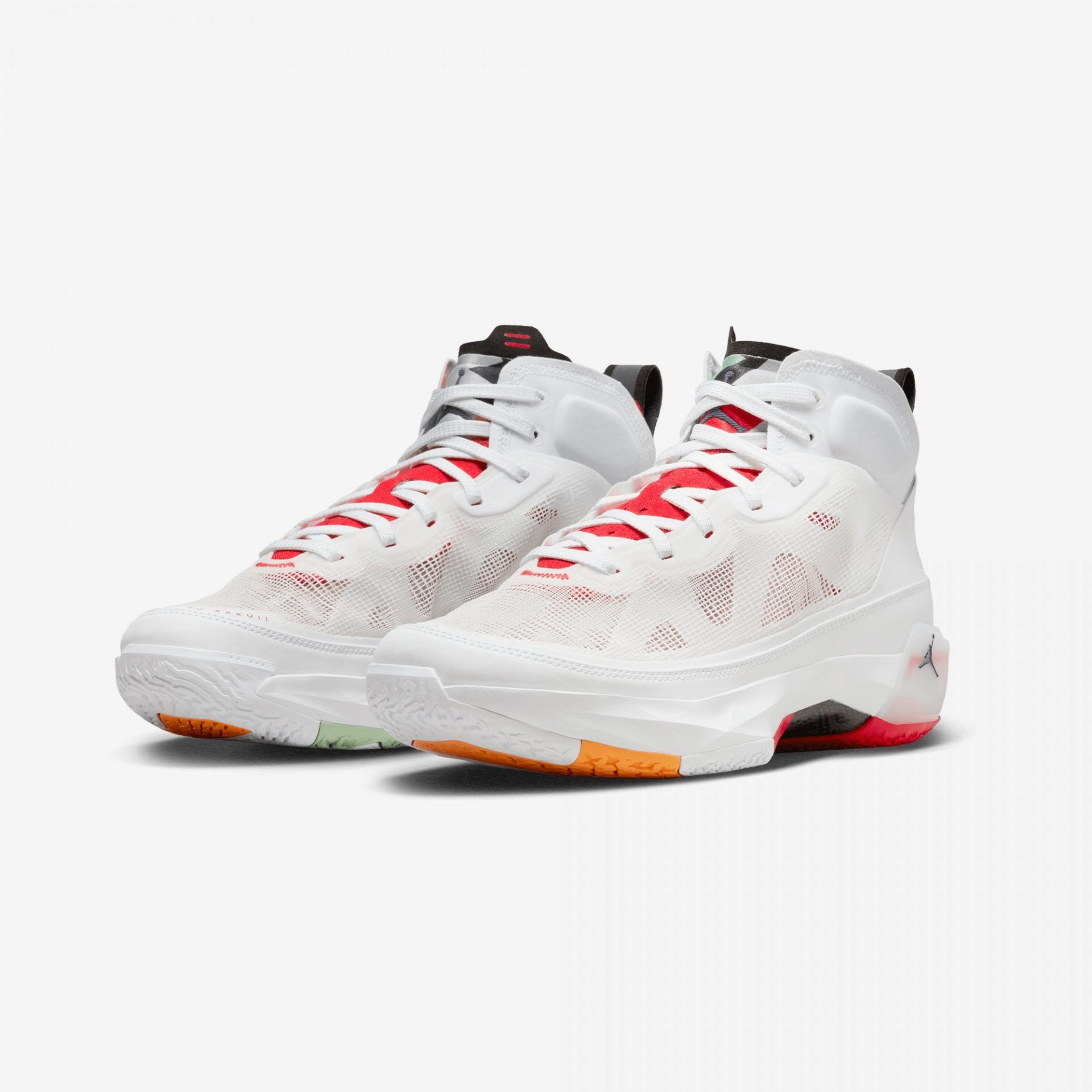 Jordan | AIR JORDAN XXXVII PF  { WHITE/TRUE RED