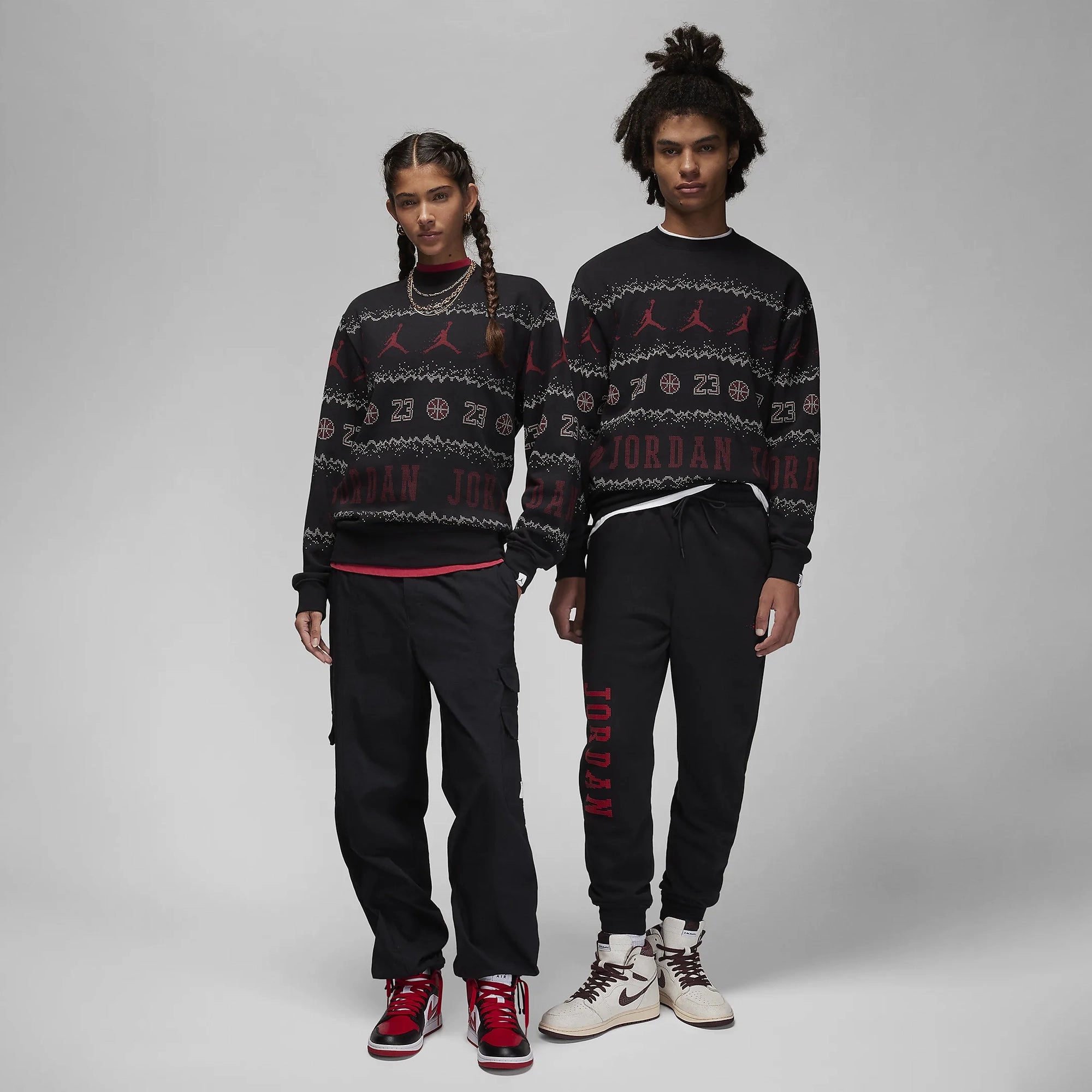 Jordan | ESSENTIALS HOLIDAY FLEECE CREW  { BLACK