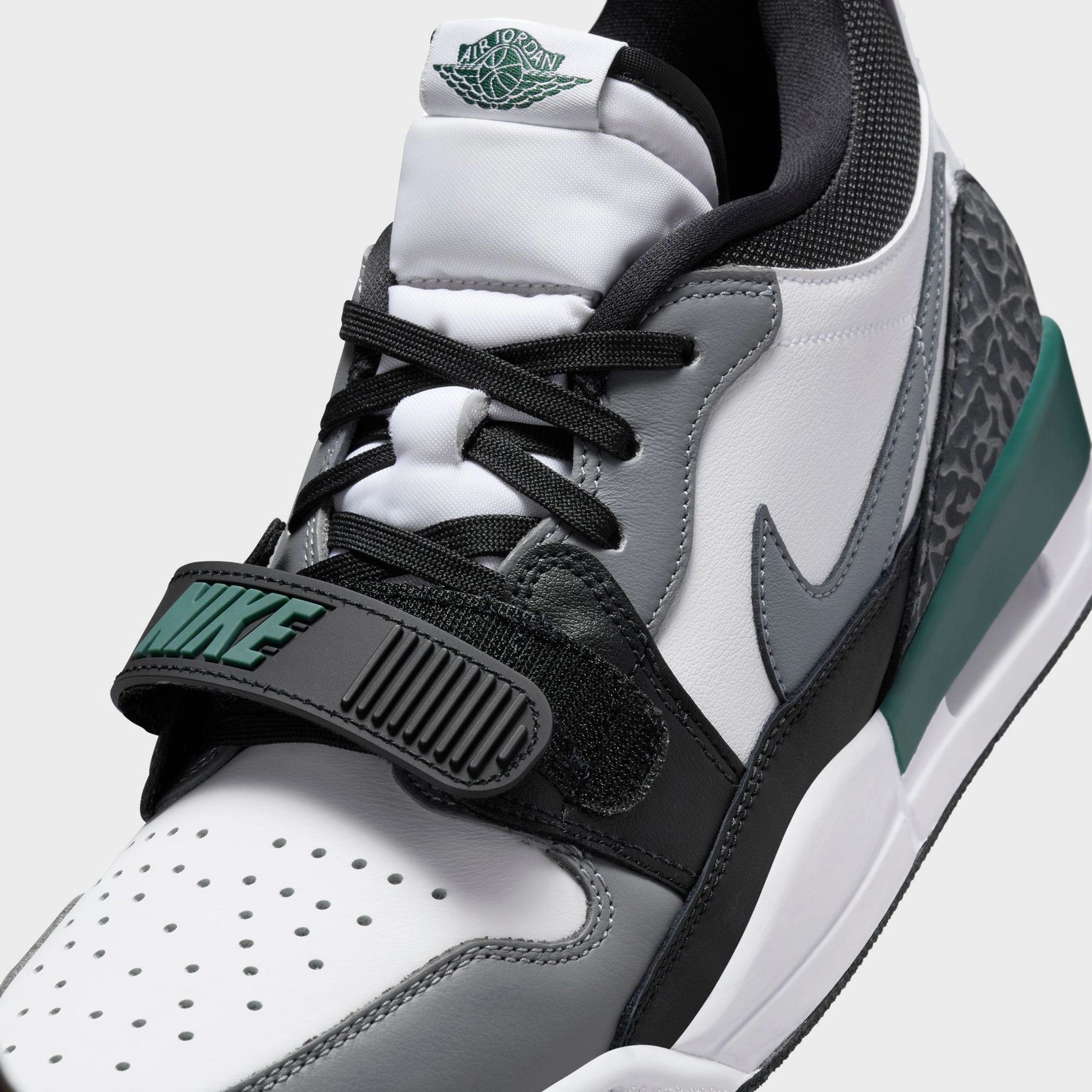 Jordan Legacy 312 Low White / Oxidized Green - Black