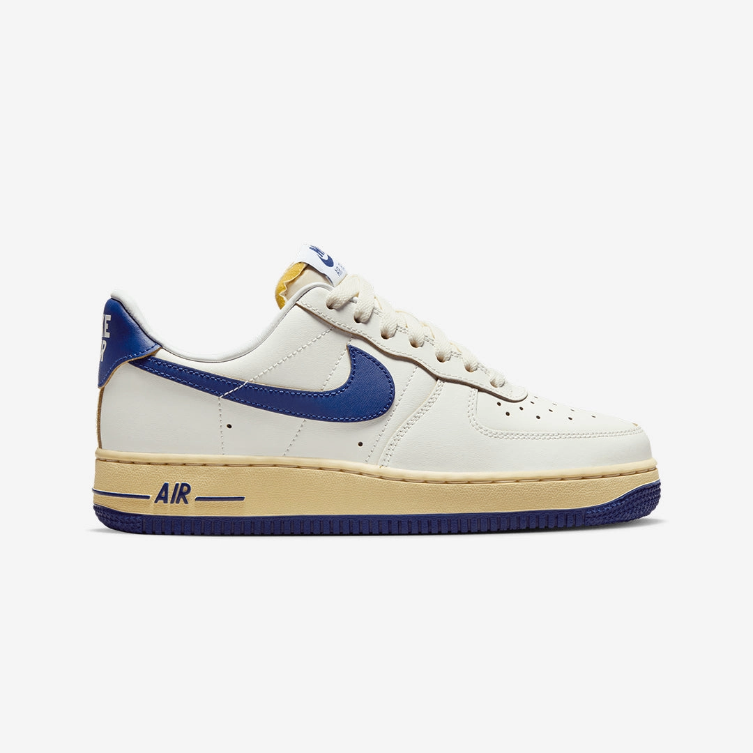Nike | AIR FORCE 1 '07 { SAIL/DEEP ROYAL BLUE-PALE VANILLA