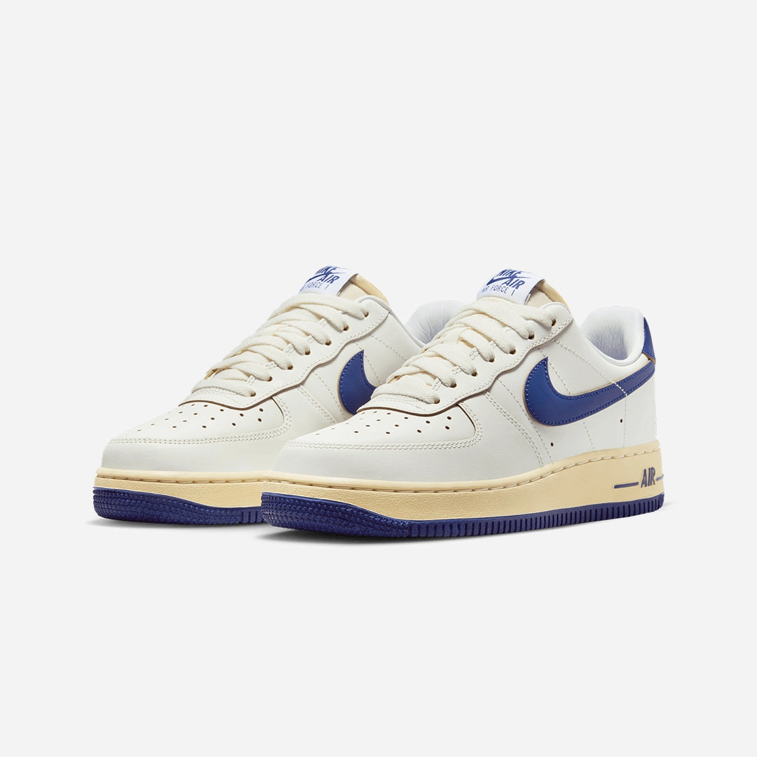 Nike | AIR FORCE 1 '07 { SAIL/DEEP ROYAL BLUE-PALE VANILLA