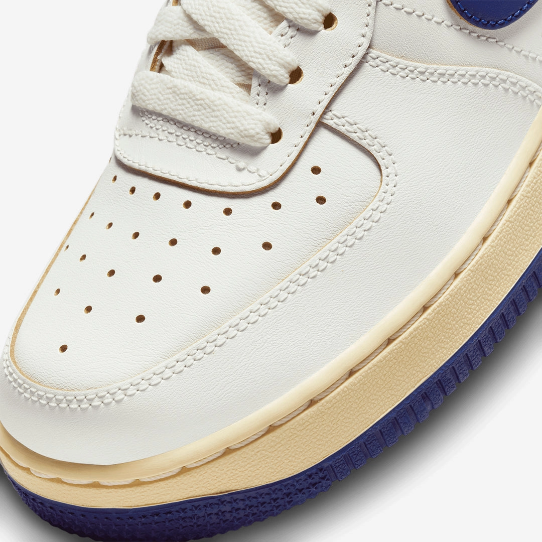 Nike | AIR FORCE 1 '07 { SAIL/DEEP ROYAL BLUE-PALE VANILLA