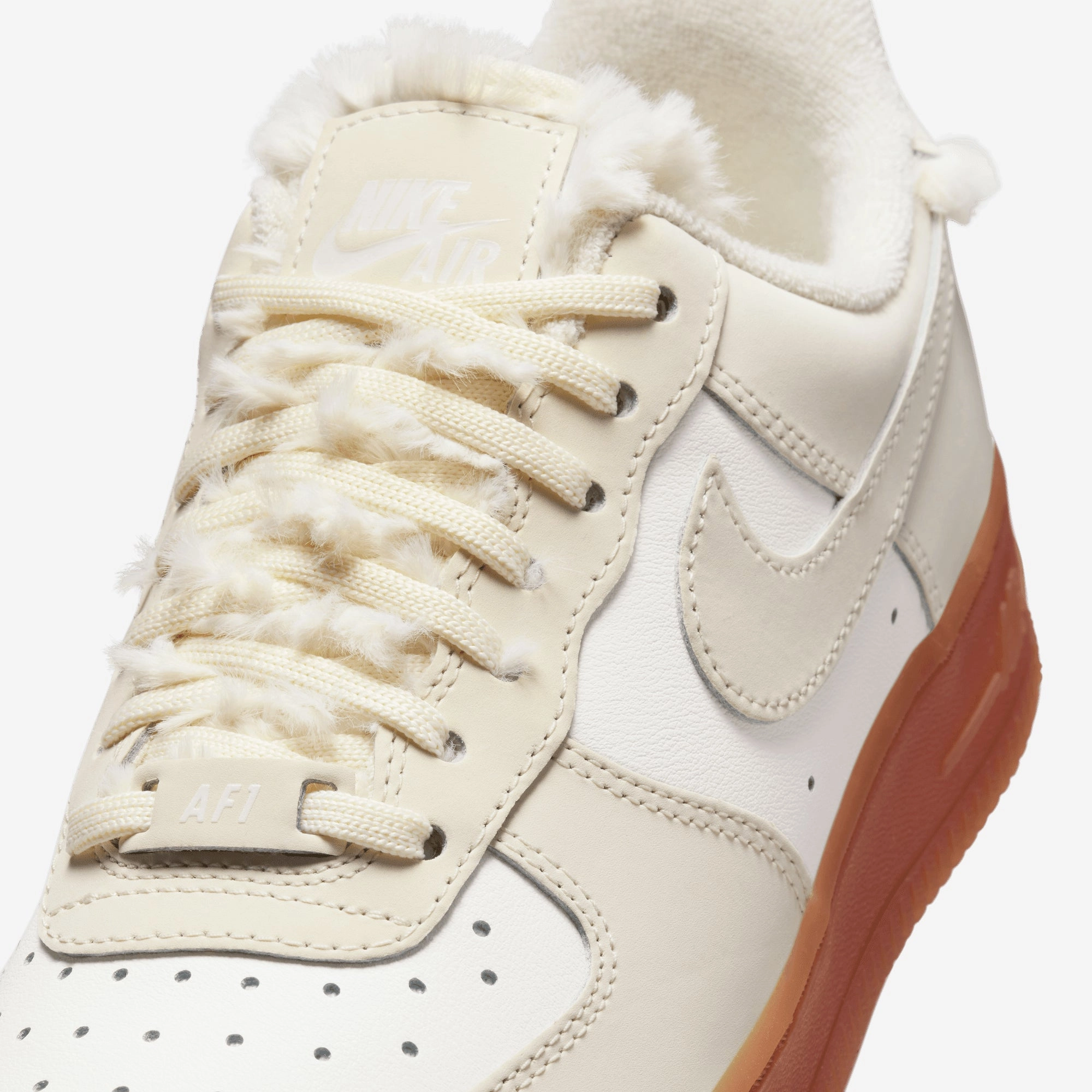 Nike | AIR FORCE 1 '07 LX { SAIL/COCONUT MILK-GUM MED BROWN