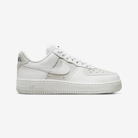 Nike | AIR FORCE 1 '07 LX { WHITE/LT SMOKE GREY-PHOTON DUST-WHITE