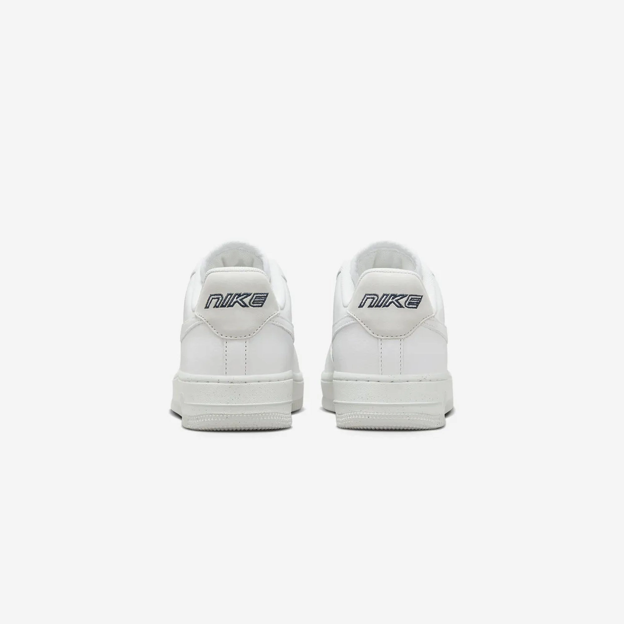 Nike | AIR FORCE 1 '07 LX { WHITE/LT SMOKE GREY-PHOTON DUST-WHITE