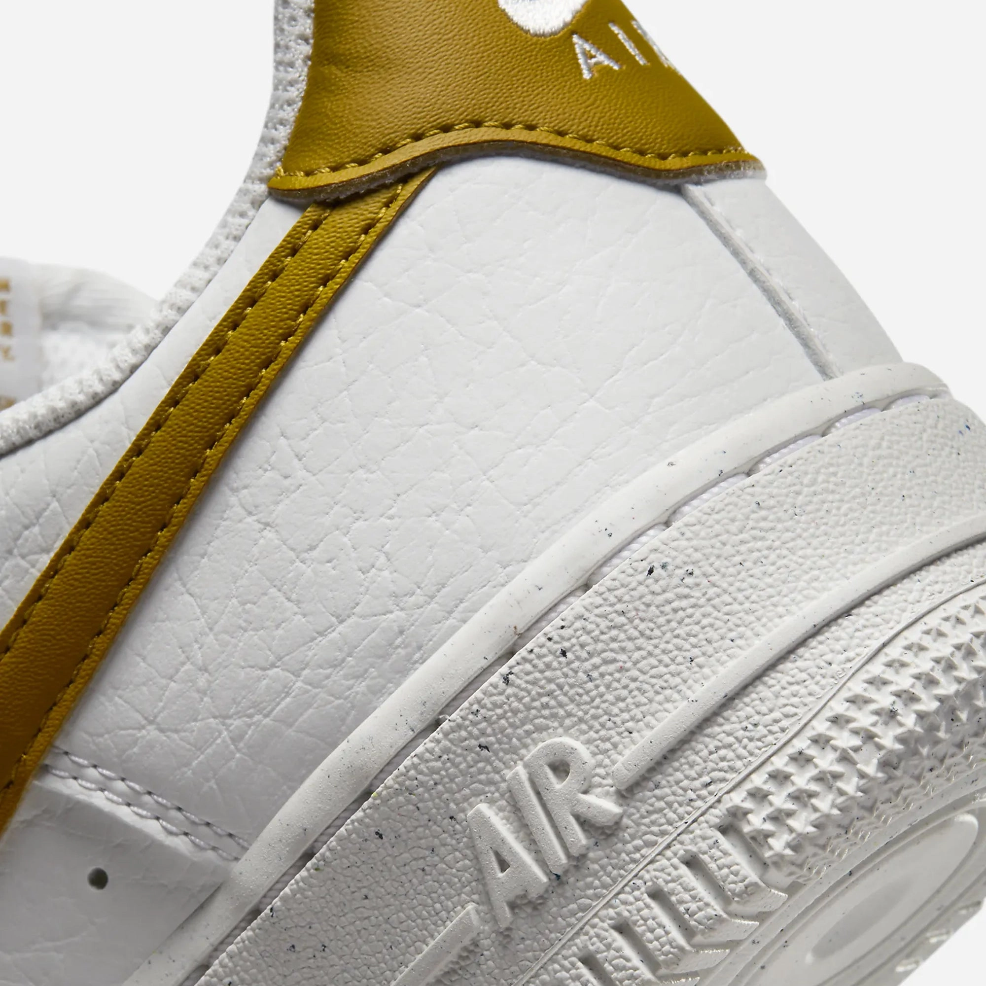 Nike | AIR FORCE 1 '07 NN { SUMMIT WHITE/BRONZINE-METALLIC SILVER