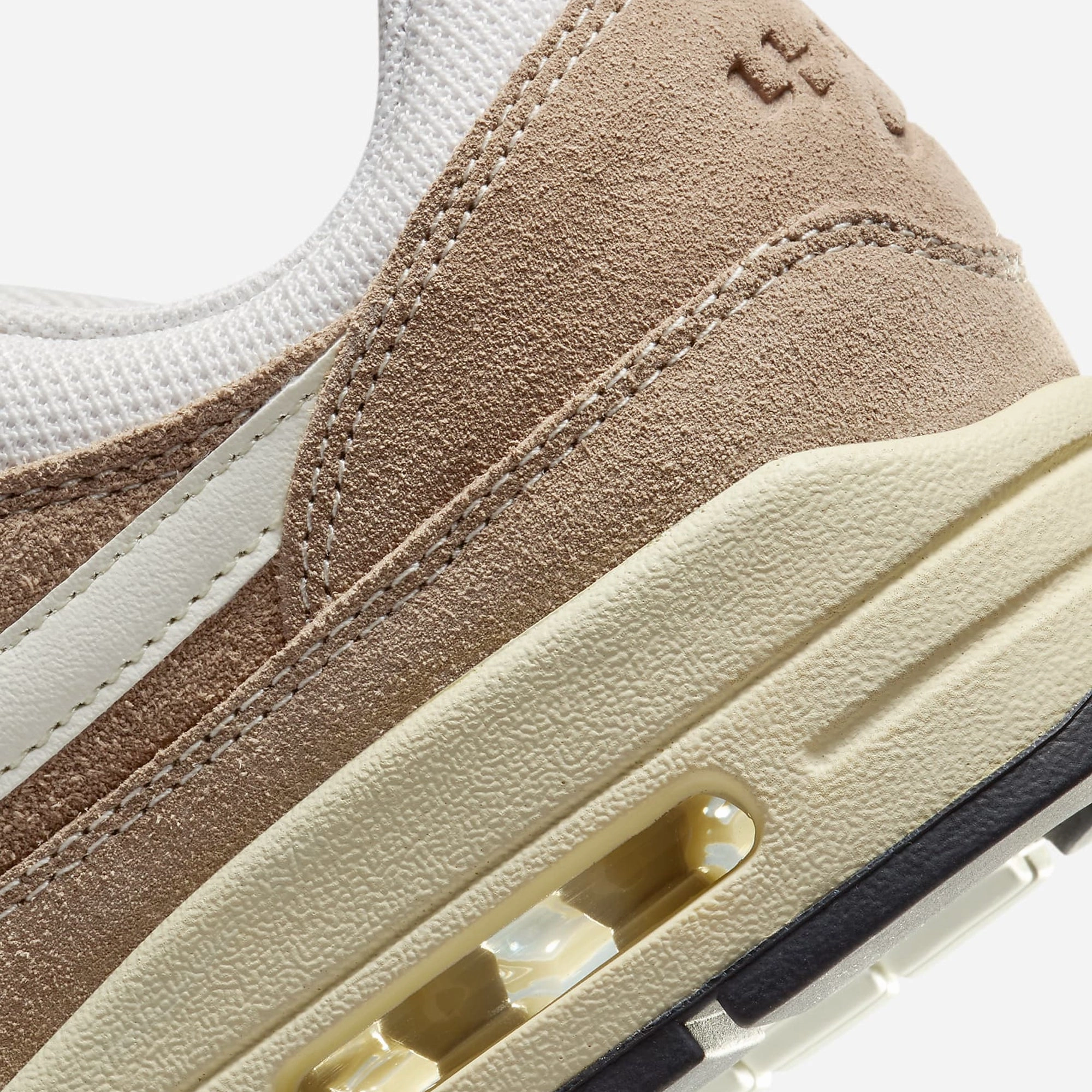 Nike | AIR MAX 1 '87 SE { SAIL/KHAKI-COCONUT MILK-LT OREWOOD BRN