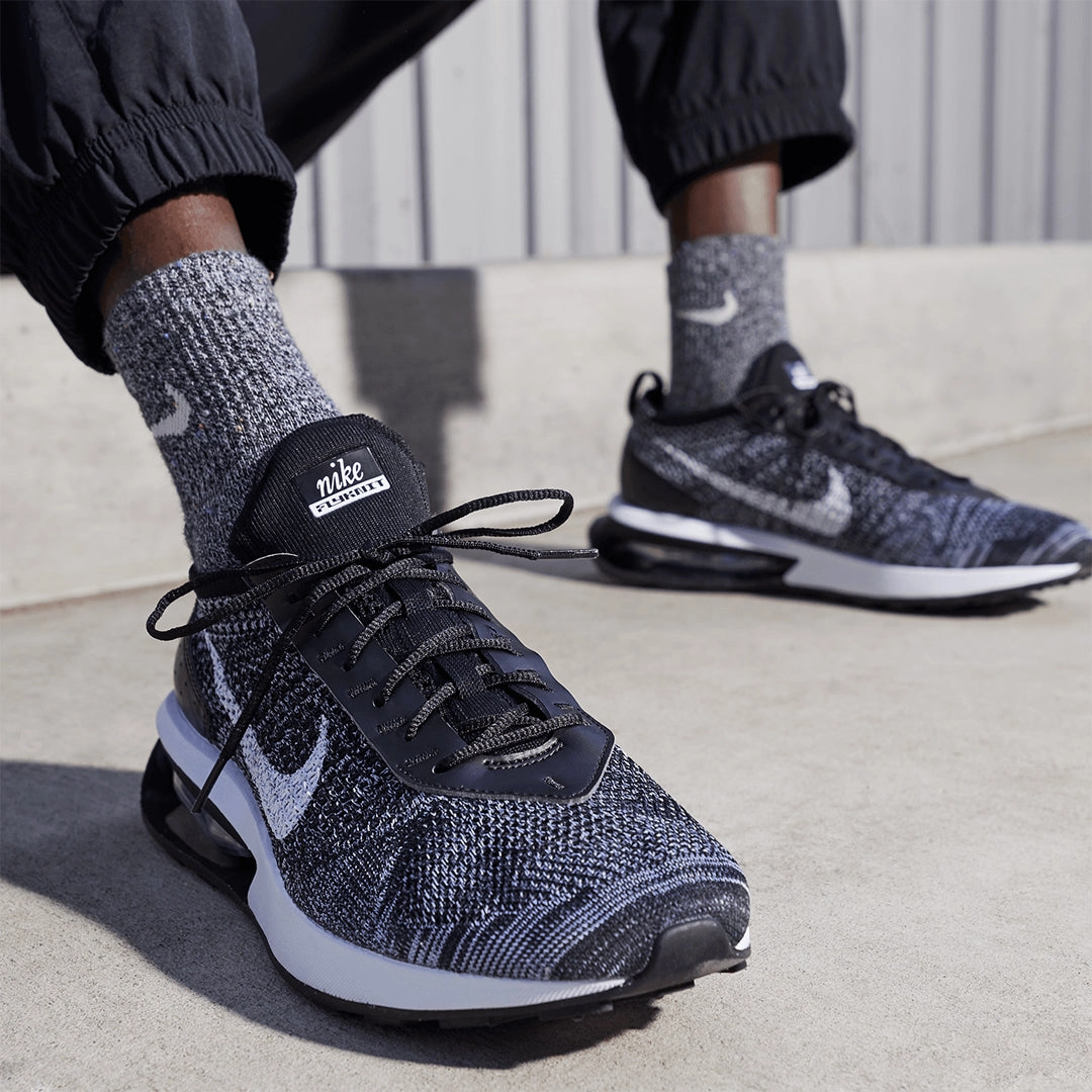 Nike | AIR MAX FLYKNIT RACER  { BLACK/WHITE