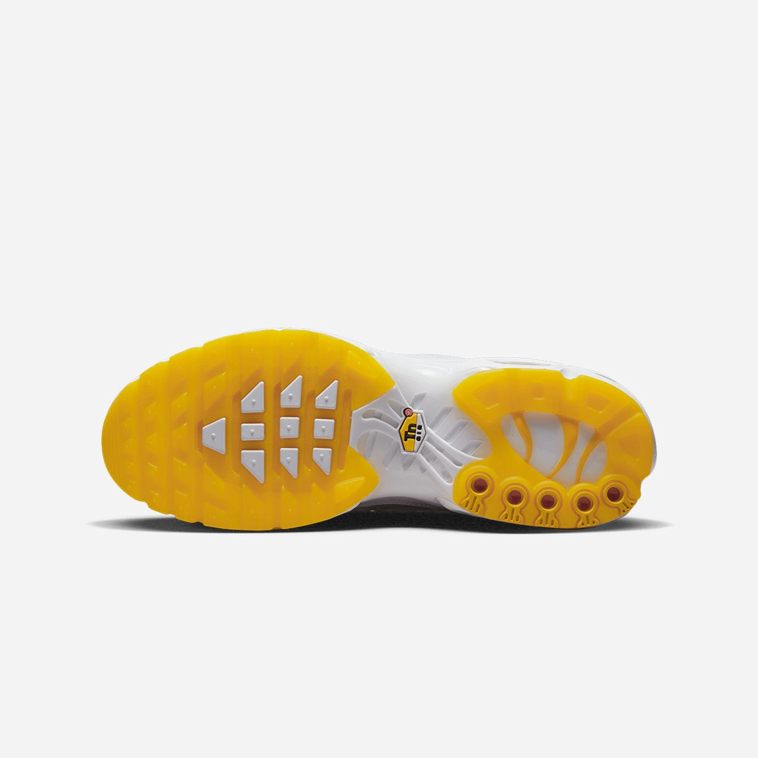 Nike | AIR MAX PLUS SE  { WHITE