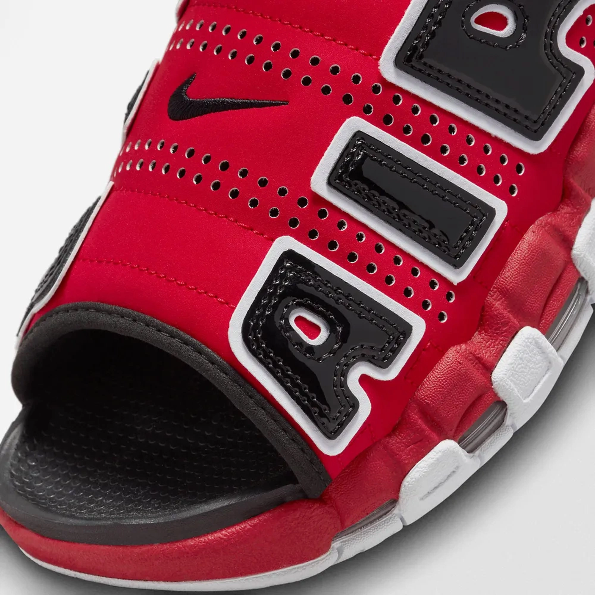 Nike | AIR MORE UPTEMPO  { UNIVERSITY RED/WHITE-BLACK-CLEAR