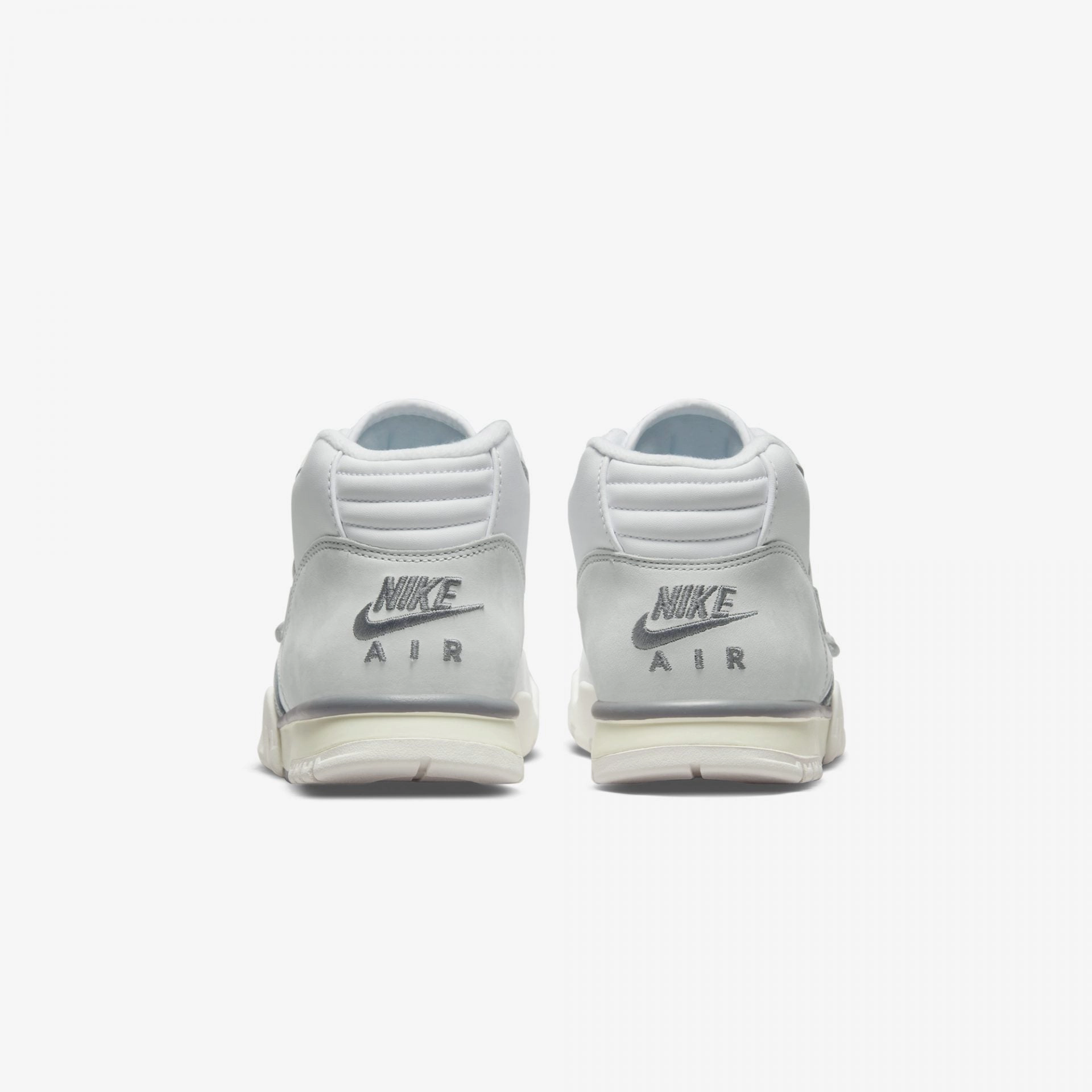 Nike | AIR TRAINER 1  { PHOTON DUST/LIGHT SMOKE