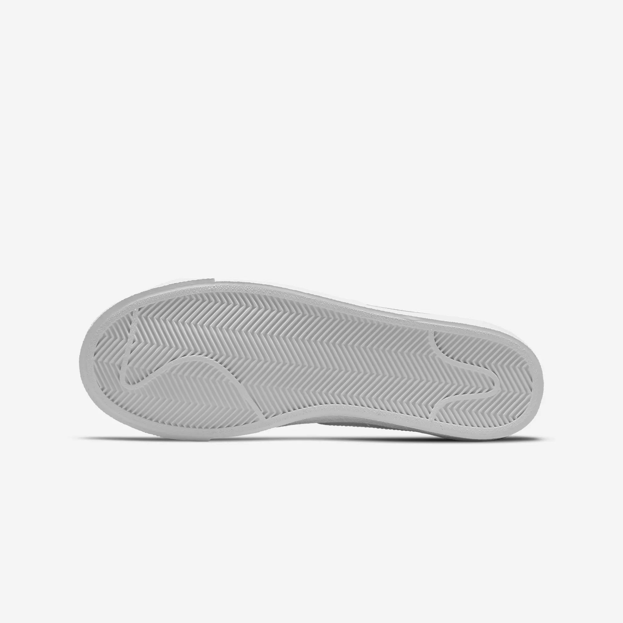 Nike | BLAZER LOW '77 { WHITE/WHITE-WHITE-WHITE
