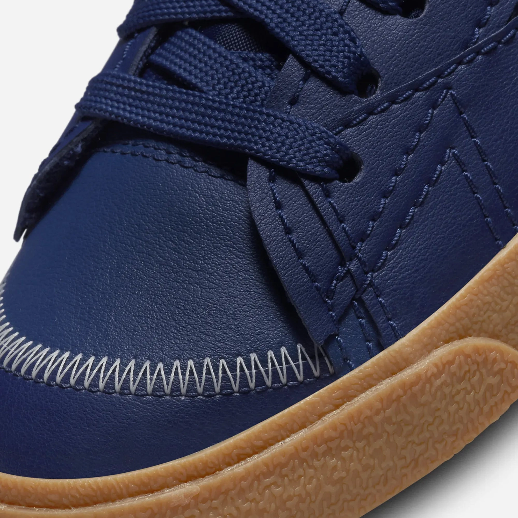 Nike | BLAZER LOW '77 JUMBO { NAVY