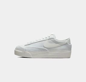 Nike | BLAZER LOW PLATFORM  { SUMMIT WHITE / FOSSIL
