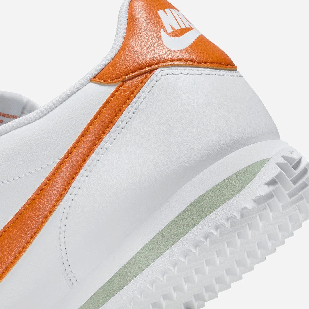 Nike | CORTEZ  { WHITE/CAMPFIRE ORANGE-JADE HORIZON