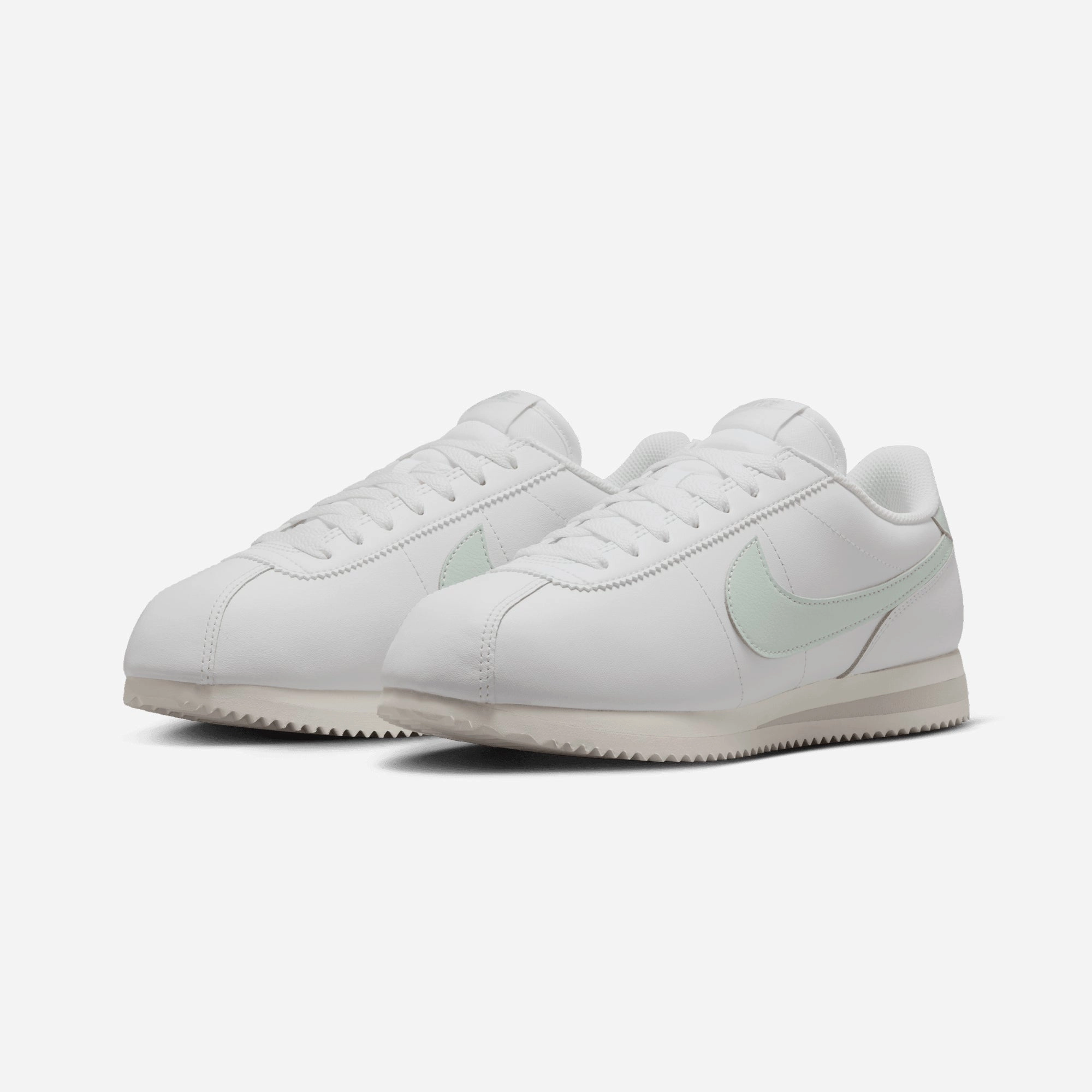 Nike | CORTEZ LEATHER { SUMMIT WHITE/LIGHT SILVER-SAIL