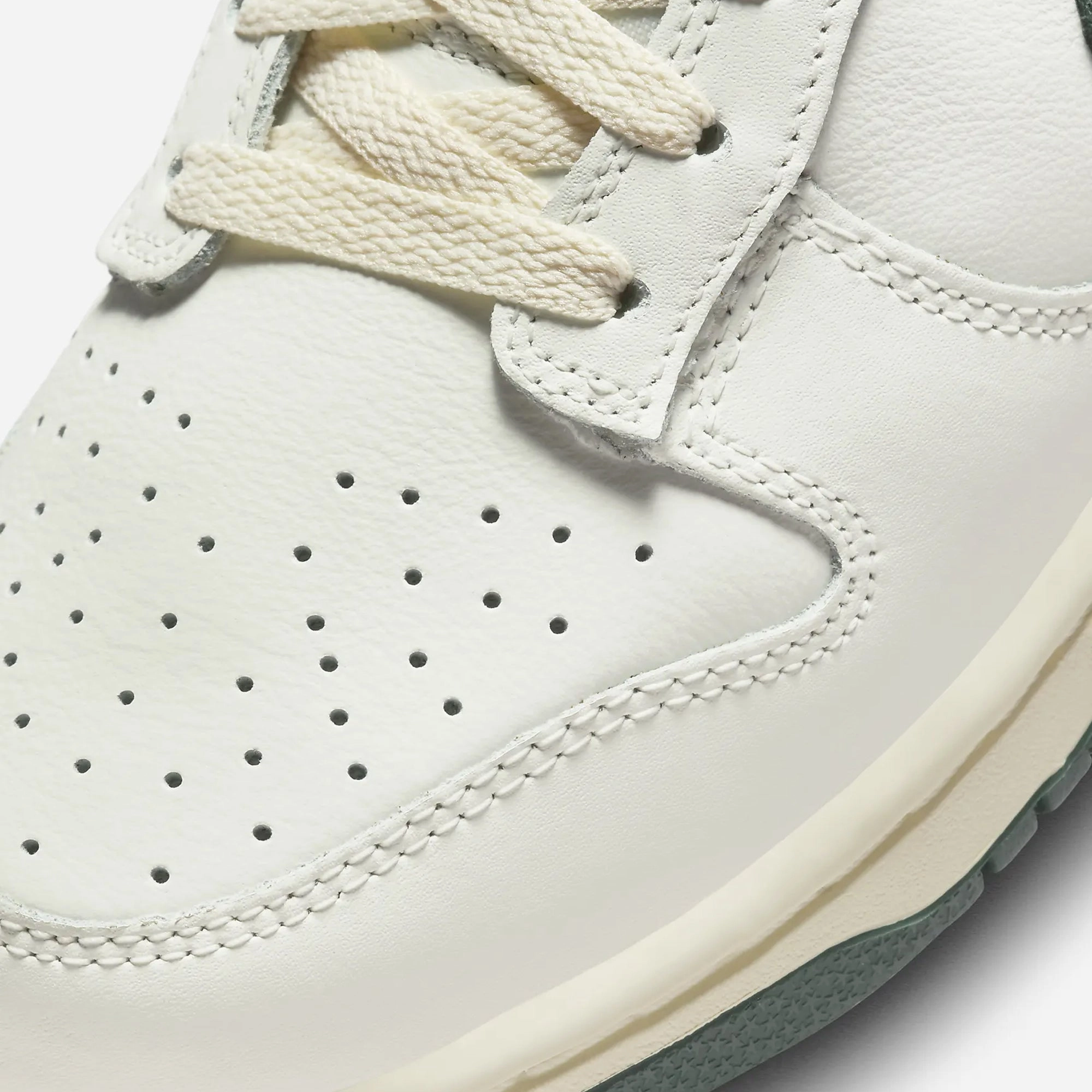 Nike | DUNK LOW  { SAIL/DEEP JUNGLE-COCONUT MILK-WHITE