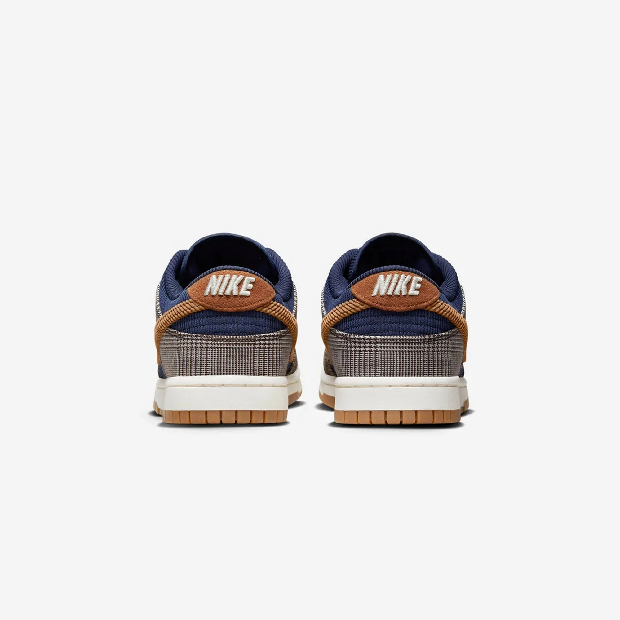 Nike | DUNK LOW PREMIUM  { MIDNIGHT NAVY/ALE BROWN-PALE IVORY