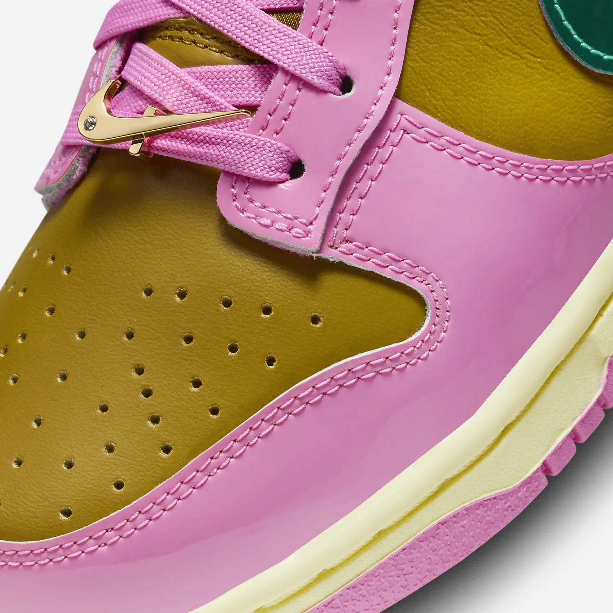 Nike | DUNK LOW X PARRIS GOEBEL  { PLAYFUL PINK/MULTI-COLOR-BRONZINE