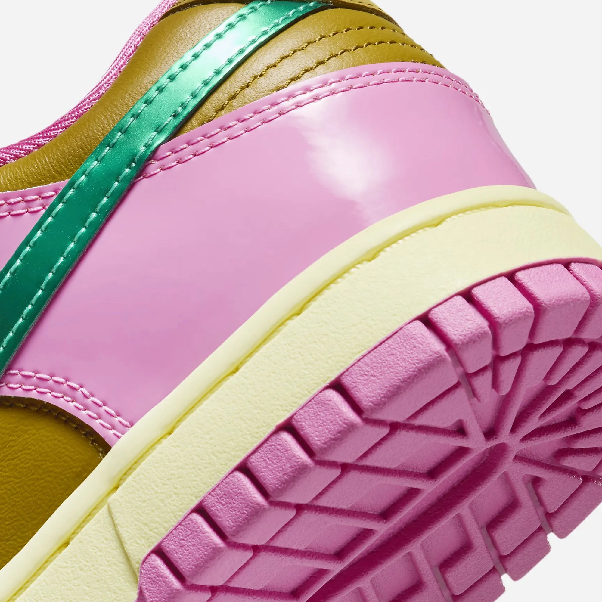 Nike | DUNK LOW X PARRIS GOEBEL  { PLAYFUL PINK/MULTI-COLOR-BRONZINE