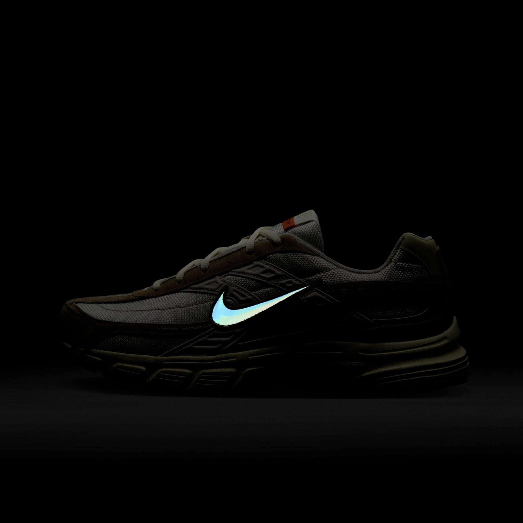 NIKE | INTIATOR { LIGHT BONE/CARGO KHAKI-LIMESTONE