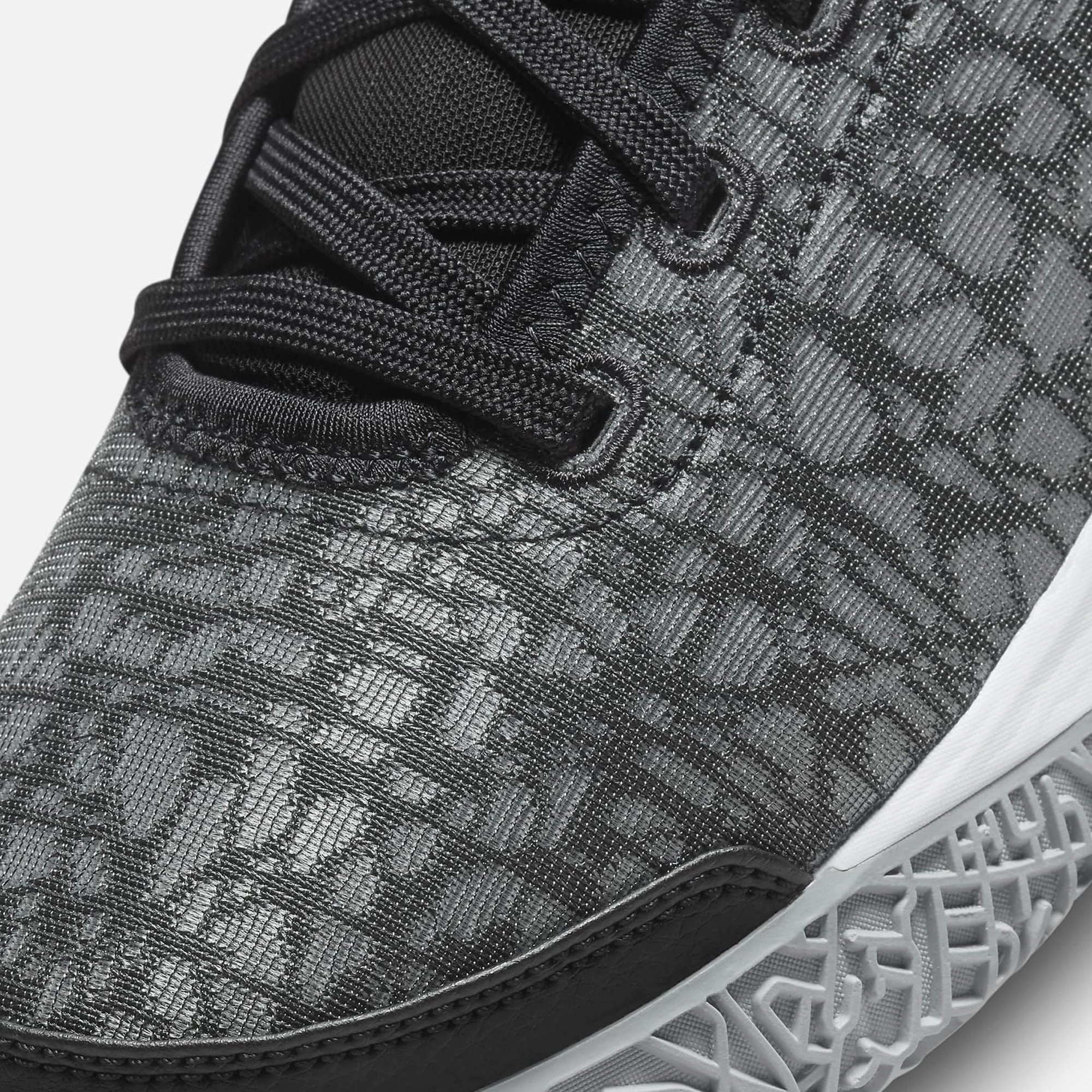 Nike | LEBRON NXXT GEN EP  { BLACK/WOLF GREY-WHITE-LIGHT BONE