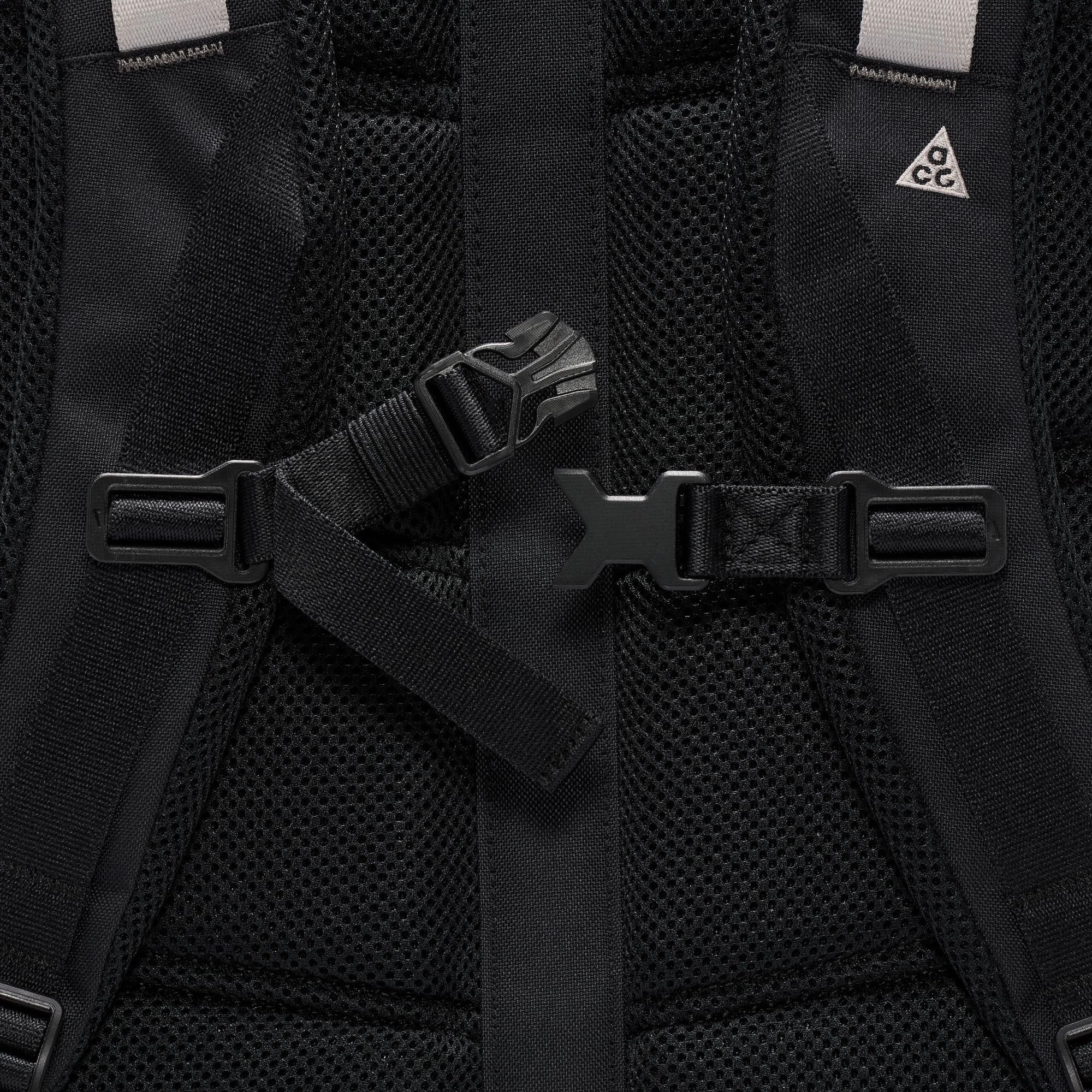 Nike ACG DAYMAX Backpack HJ8178-010