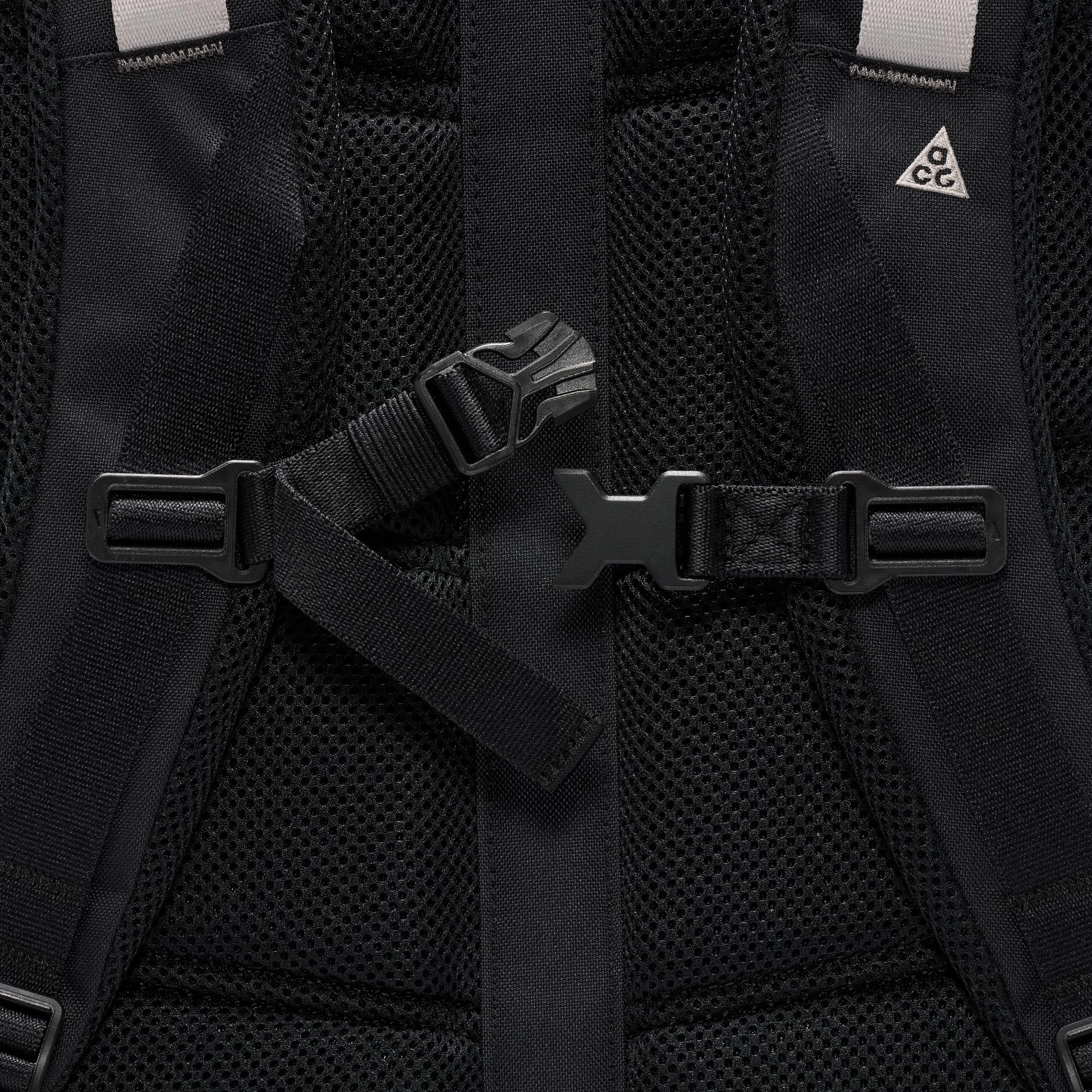 Nike ACG DAYMAX Backpack HJ8178-010