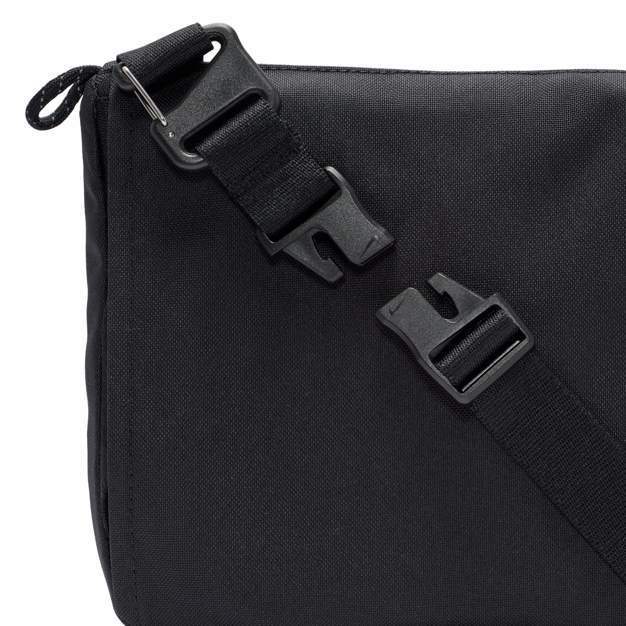 Nike ACG DAYMAX Crossbody Bag HJ8180-010
