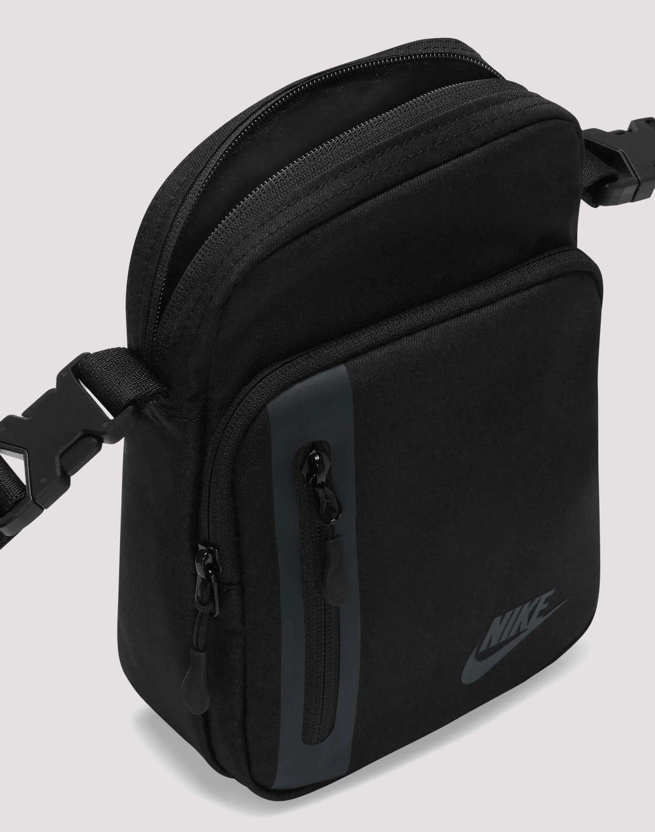 Nike Elemental Crossbody Bag