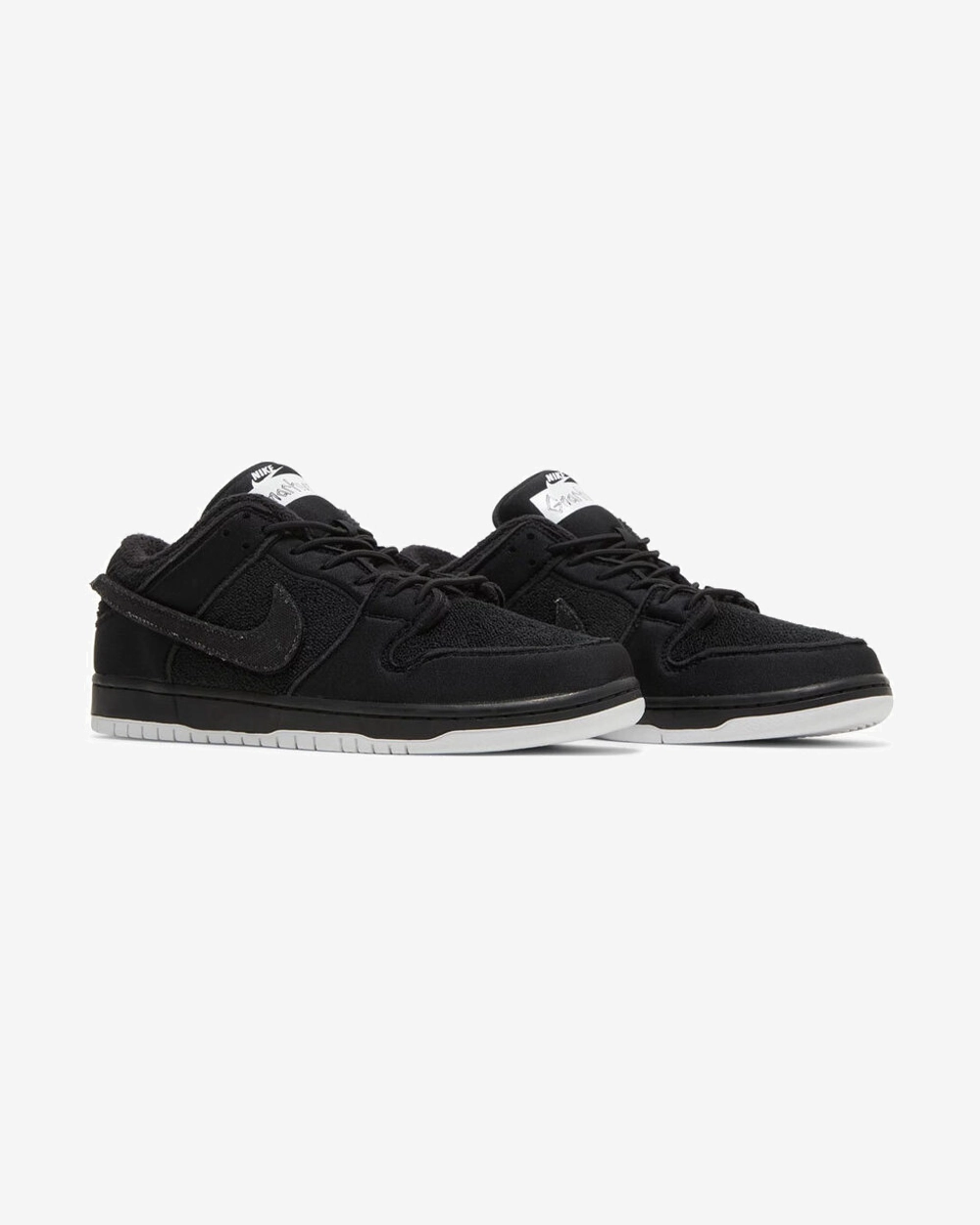 NIKE SB DUNK LOW PRO 'GNARHUNTERS'