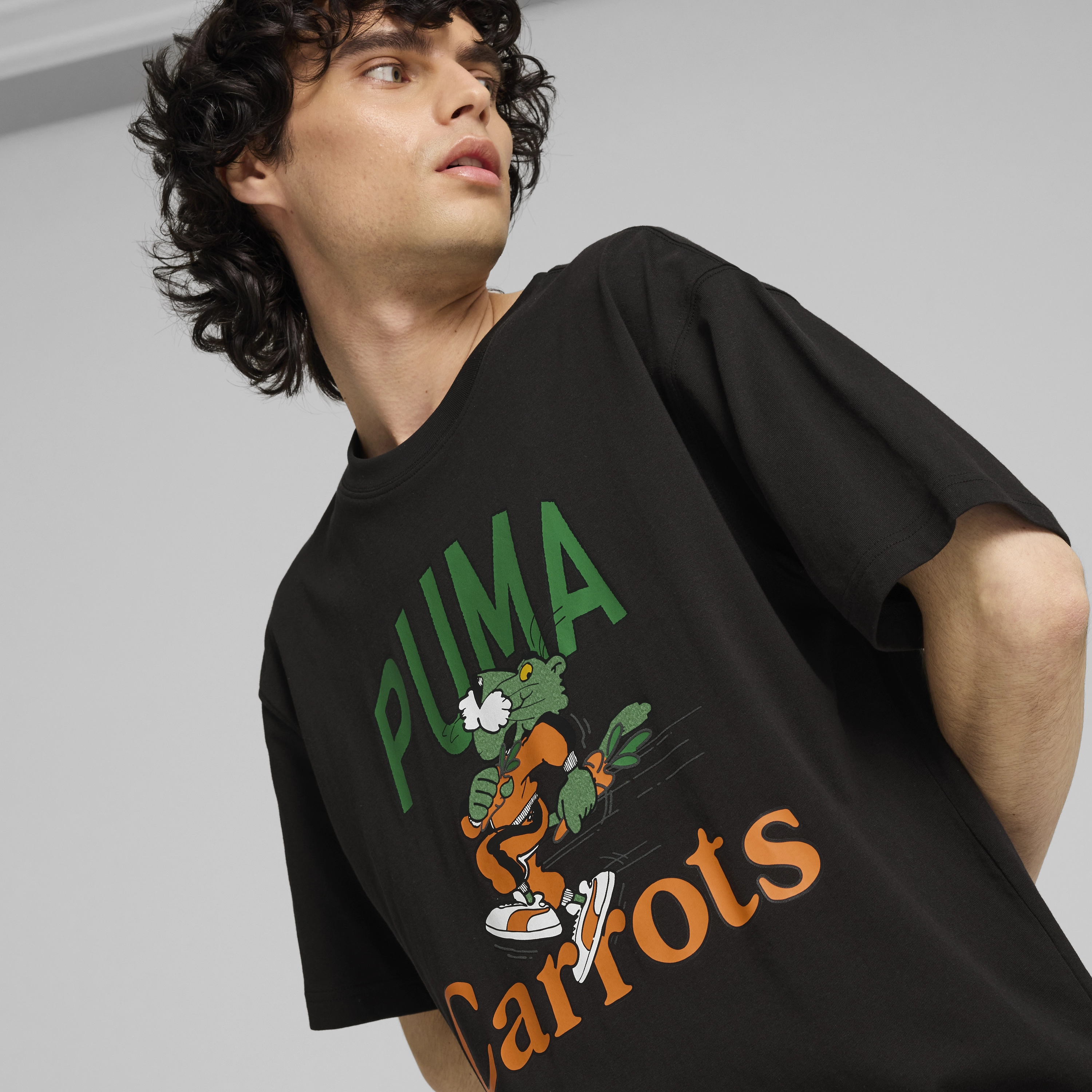 PUMA | x CARROTS RELAXED FIT GRAPHIC TEE { BLACK