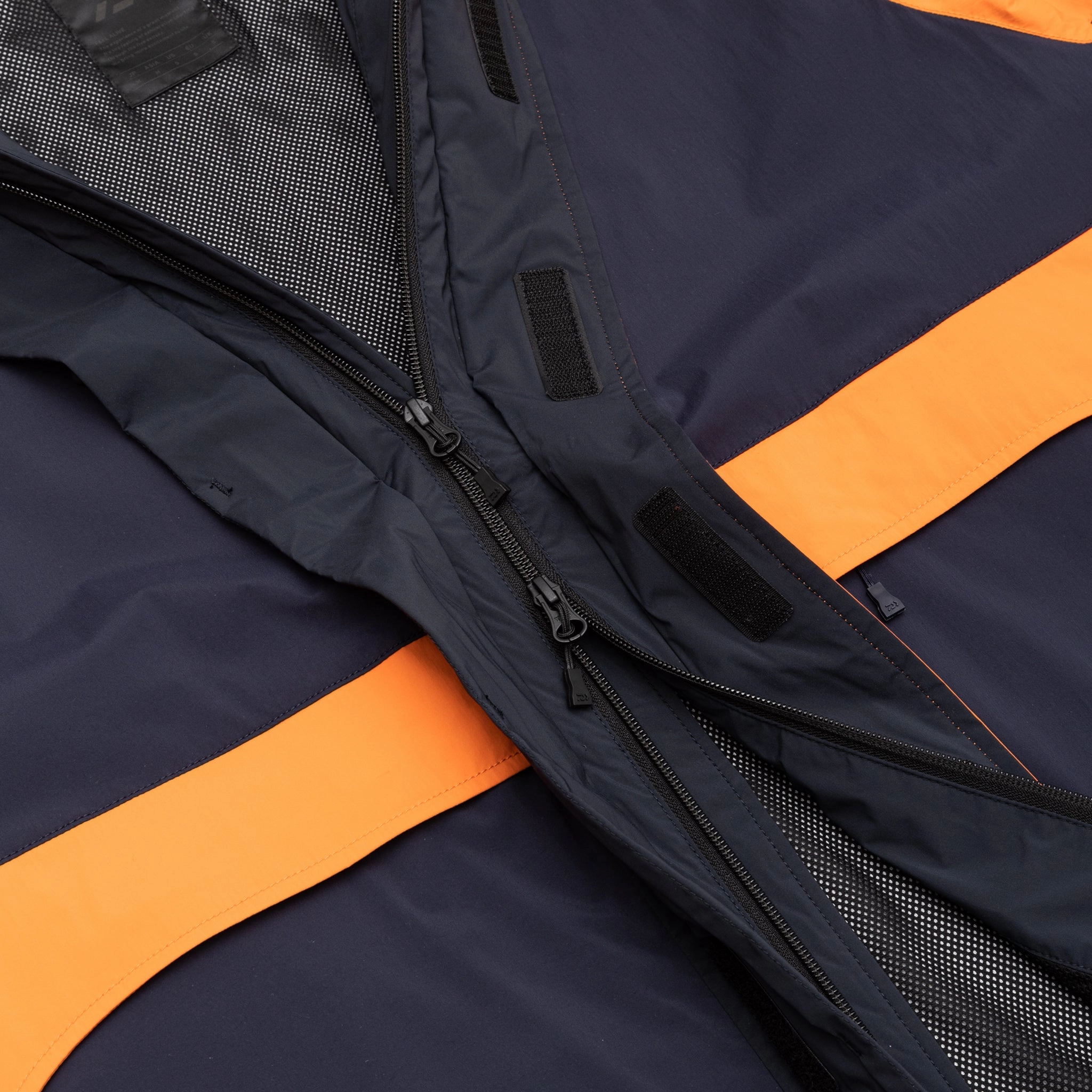 TECH STORM MOUNTAIN JACKET