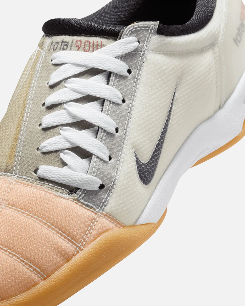 Total 90 'White/Black-Gum'