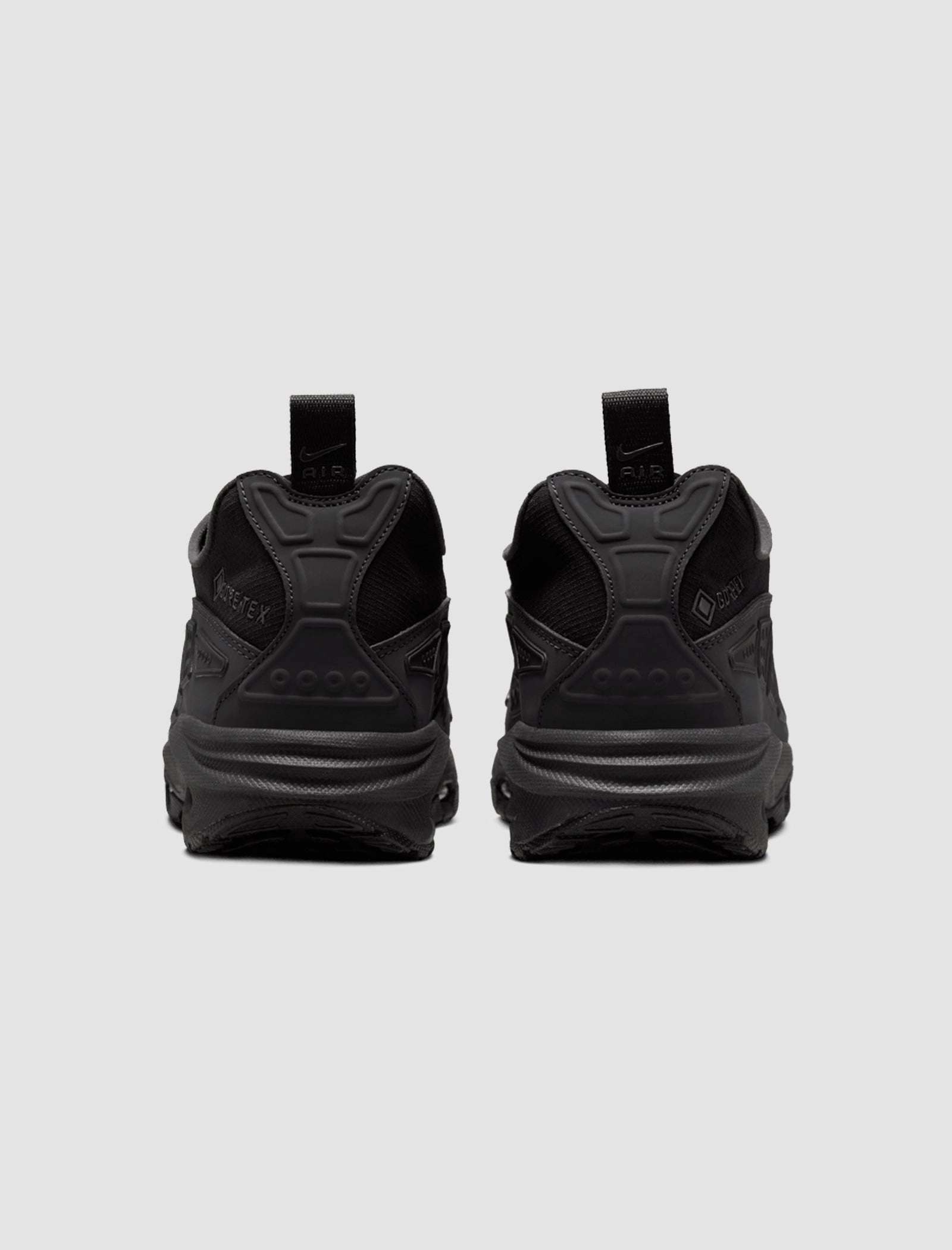 WOMENS AIR MAX SUNDER GORE-TEX BLACK/DARK SMOKE GREY